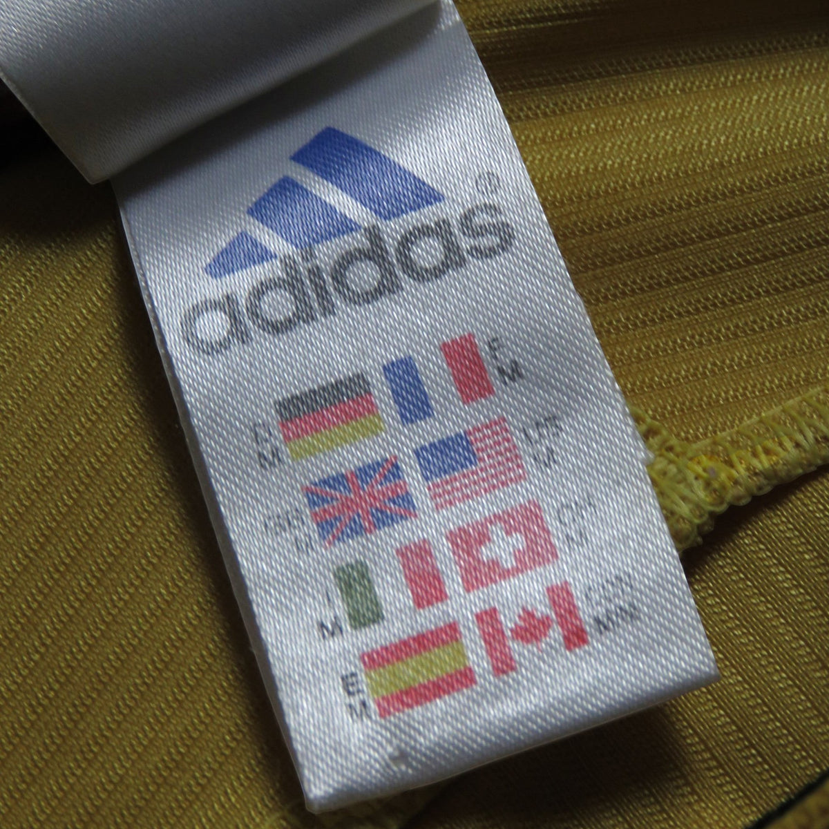 Nostalgic Football Shirts AC Milan 1999-2000 voetbalshirt maatlabel met adidas logo en internationale maataanduidingen