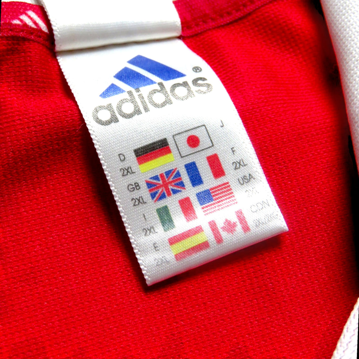 Nostalgic Football Shirts Ajax 2000-01 thuisshirt maat XXL waslabel met Adidas logo en internationale maataanduidingen