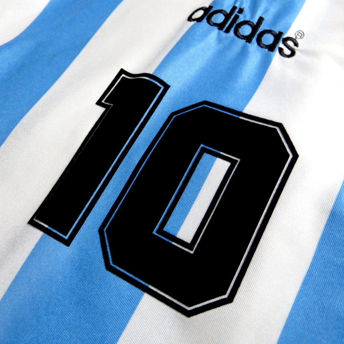 Nostalgic Football Shirts Argentinië 1994 thuisshirt met Maradona nummer 10 in blauw-witte strepen
