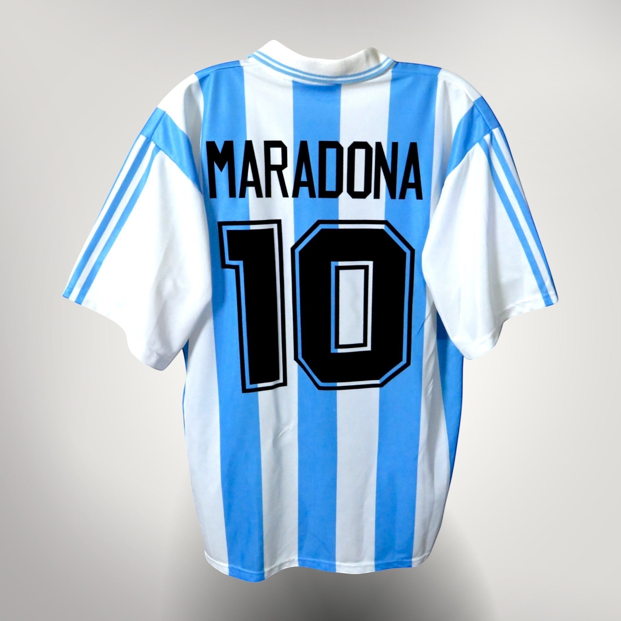 Nostalgic Football Shirts Argentinië 1994 thuisshirt met Maradona nummer 10 in blauw en wit gestreept design