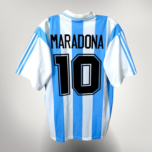 Nostalgic Football Shirts Argentinië 1994 thuisshirt met Maradona nummer 10 in blauw en wit gestreept design