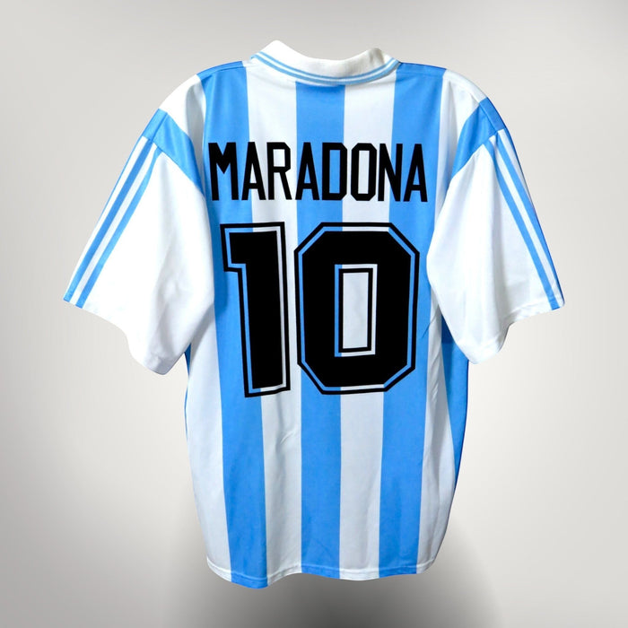 Nostalgic Football Shirts Argentinië 1994 thuisshirt met Maradona nummer 10 in blauw en wit gestreept design