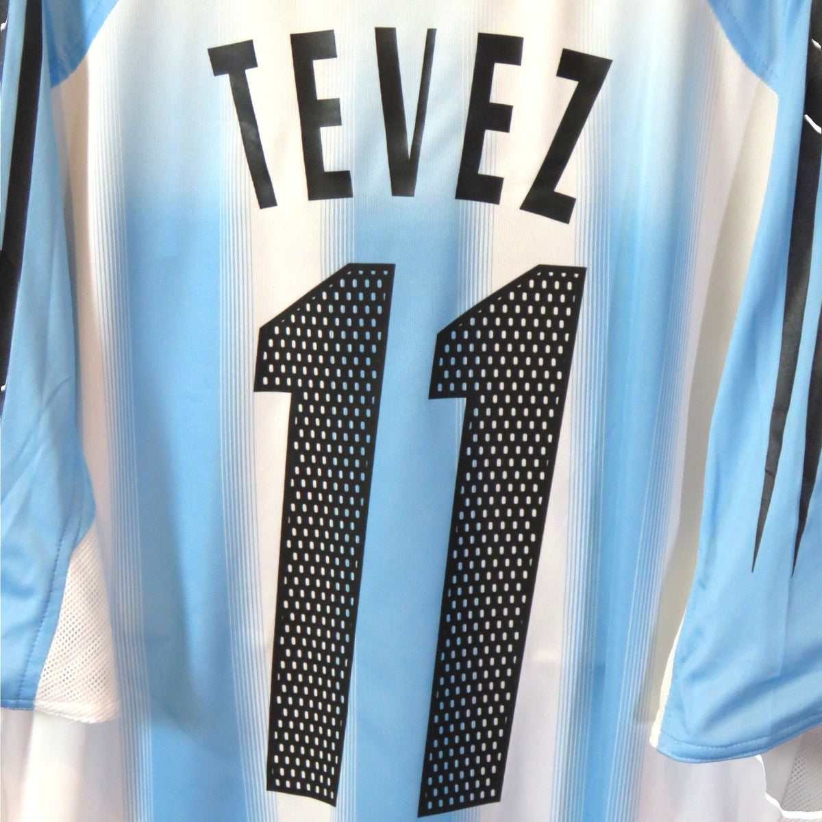 Nostalgic Football Shirts Argentinië 2004-05 thuisshirt met Tevez 11 bedrukking in iconische blauw-witte strepen