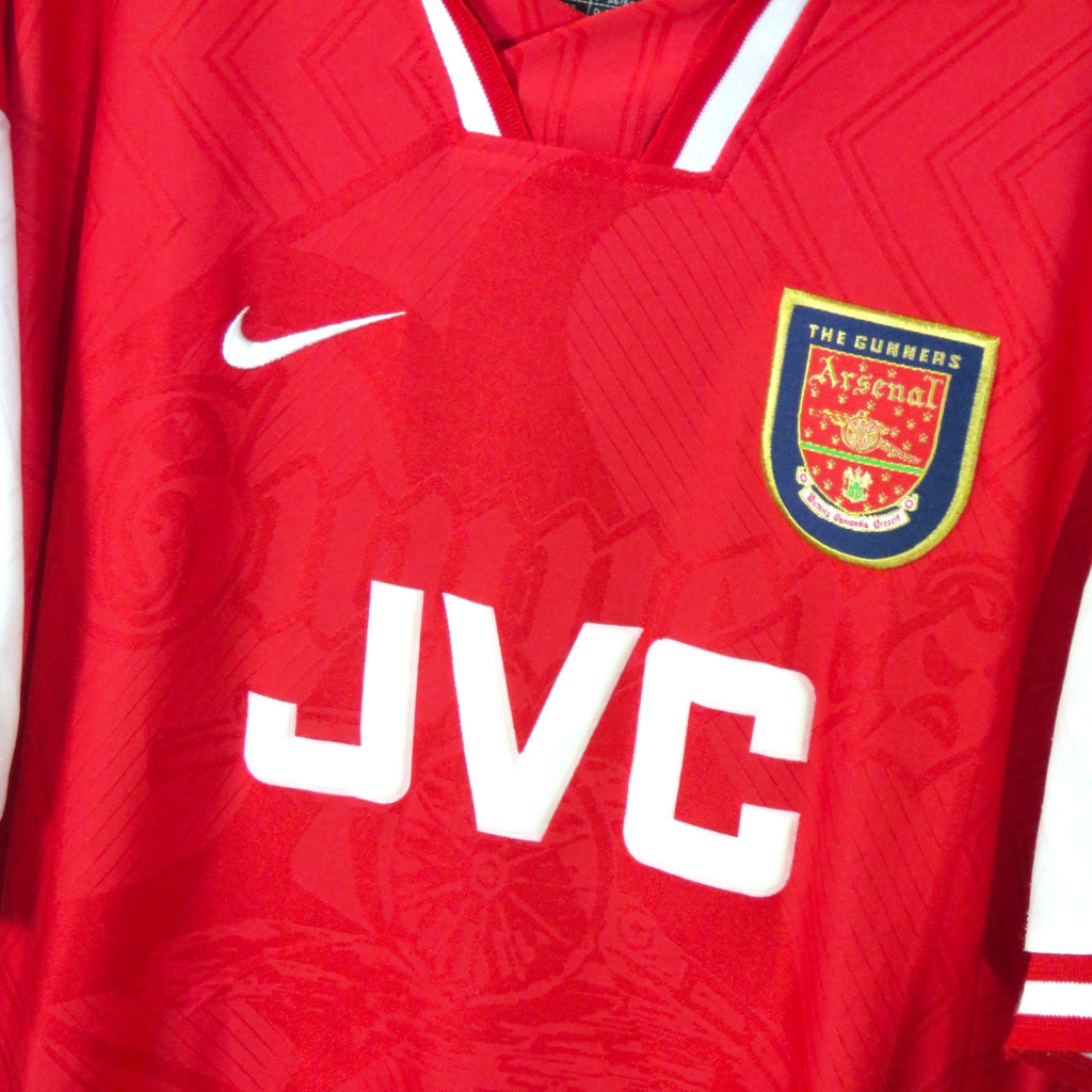 Nostalgic Football Shirts Arsenal 1996-98 thuisshirt in rood met wit, JVC sponsor en geborduurd clubembleem.