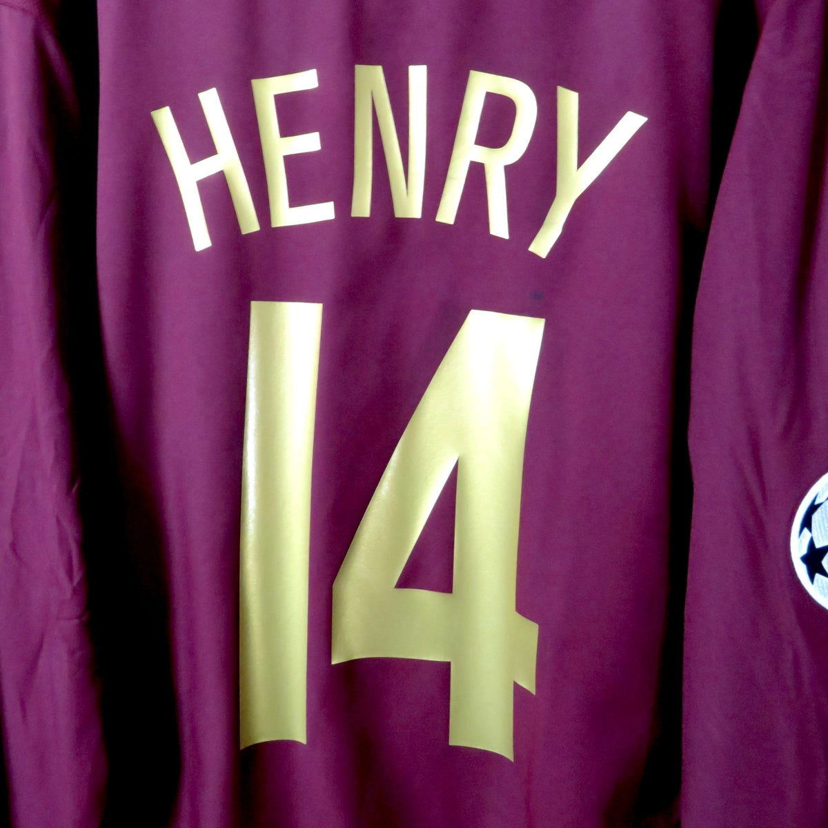 Nostalgic Football Shirts Arsenal 2005-06 thuisshirt in bordeauxrood met Henry 14 bedrukking op de rug