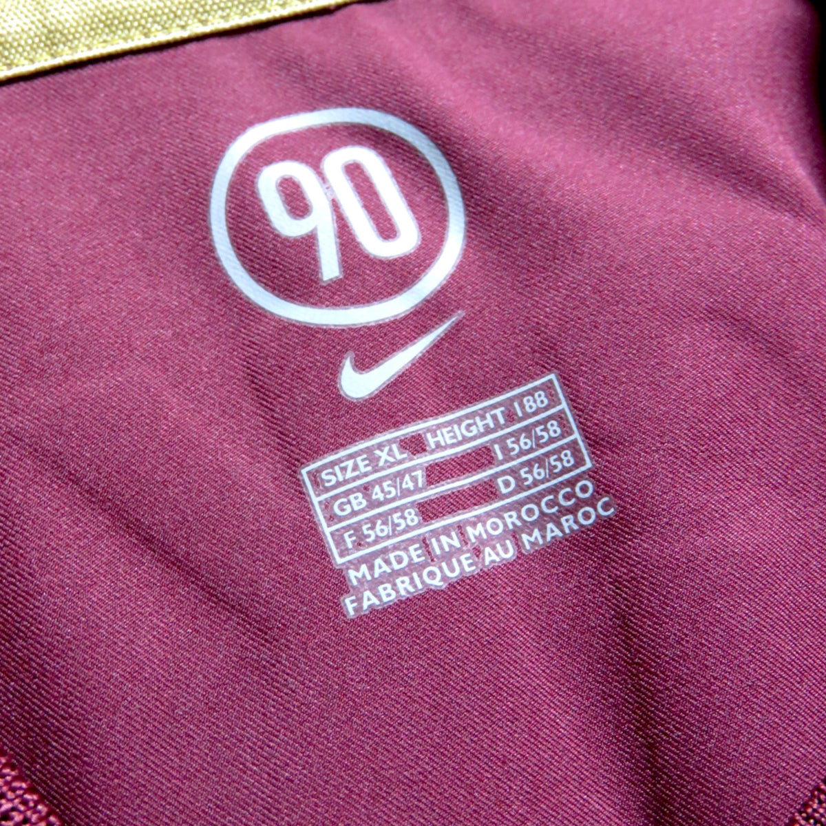 Nostalgic Football Shirts Arsenal 2005-06 thuisshirt maat XL label met Nike Total 90 logo en maatinformatie