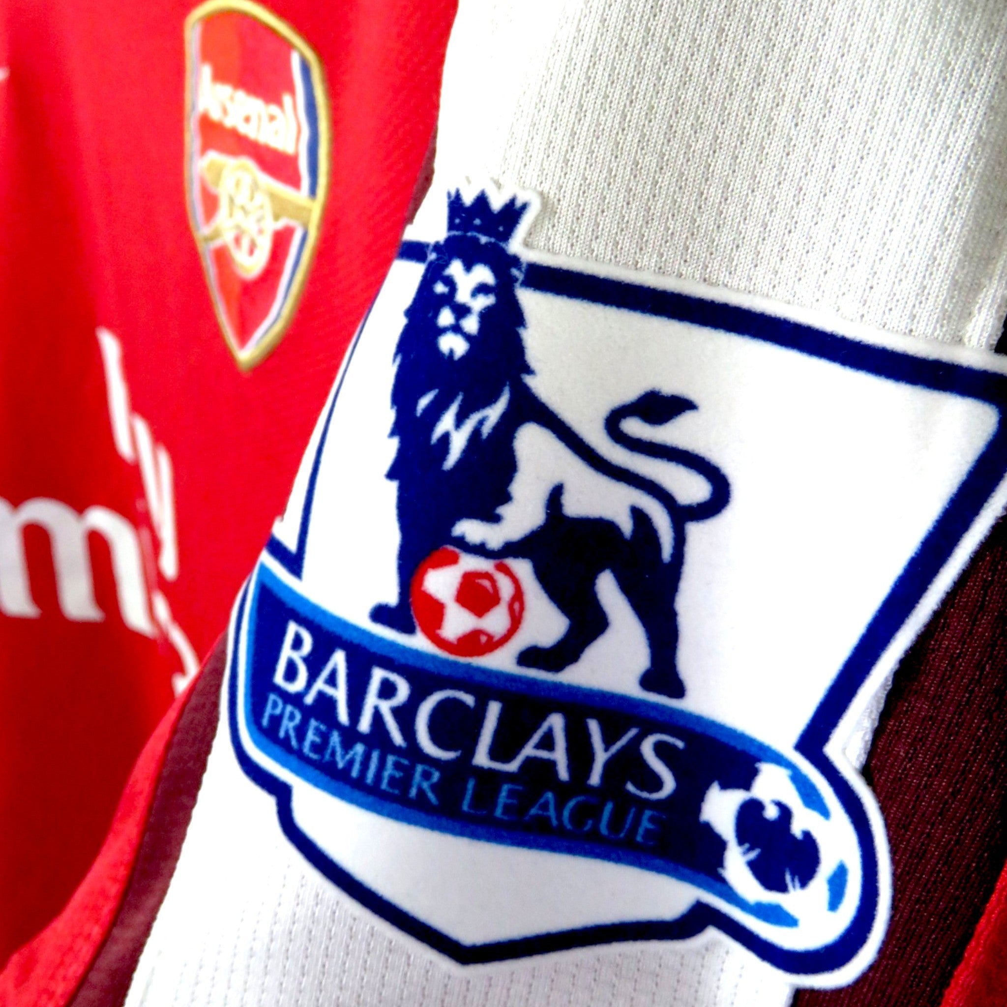 Nostalgic Football Shirts Arsenal 2008-10 thuisshirt met Barclays Premier League badge op de witte mouw