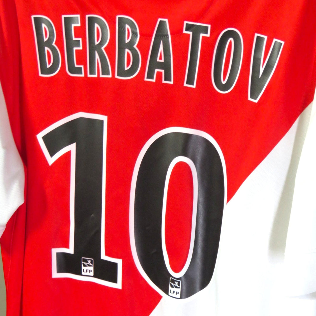 Nostalgic Football Shirts AS Monaco 2014-15 thuisshirt met Berbatov 10 bedrukking in rood en wit