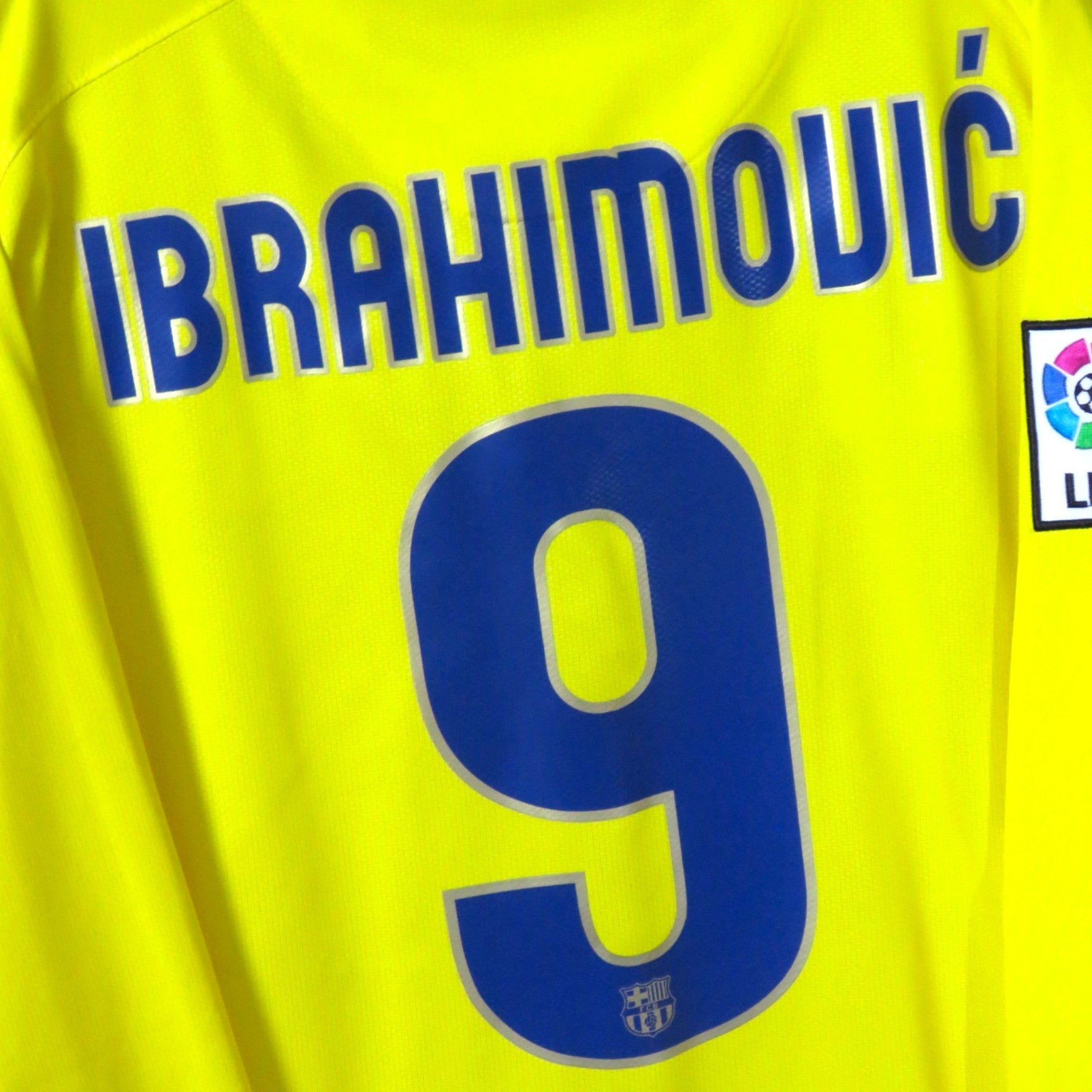 Nostalgic Football Shirts Barcelona 2008-10 uitshirt met Ibrahimovic nummer 9 bedrukking in geel en blauw