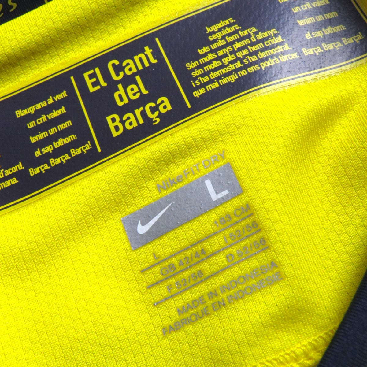 Nostalgic Football Shirts Barcelona 2008-10 uitshirt maat L met Nike Fit Dry label en clublied tekst in de nek