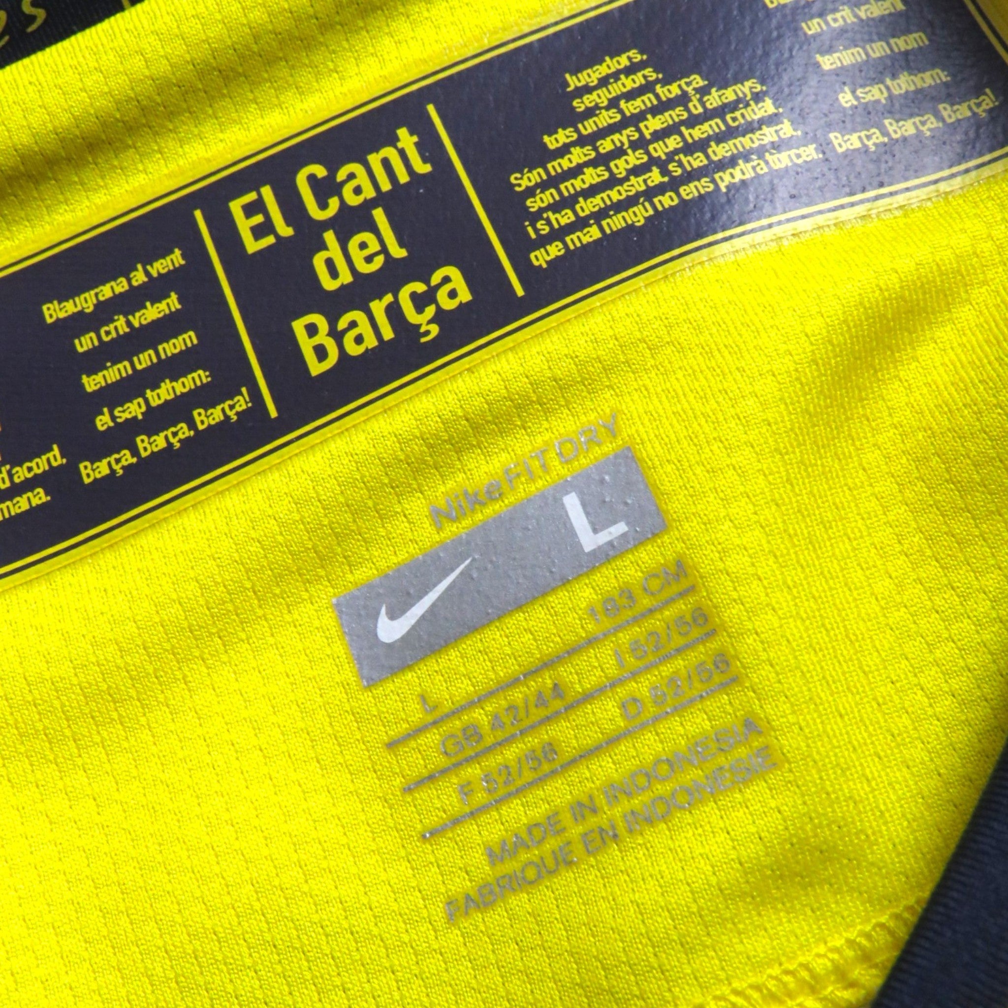 Nostalgic Football Shirts Barcelona 2008-10 uitshirt maat L met Nike Fit Dry label en clublied tekst in de nek
