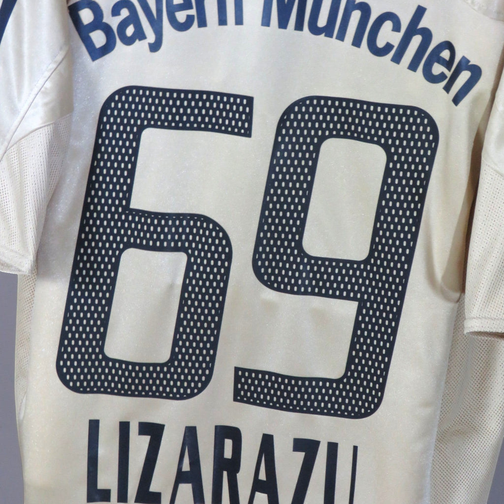 Nostalgic Football Shirts FC Bayern München 2004-05 uitshirt in goud met Lizarazu nummer 69 op de achterkant