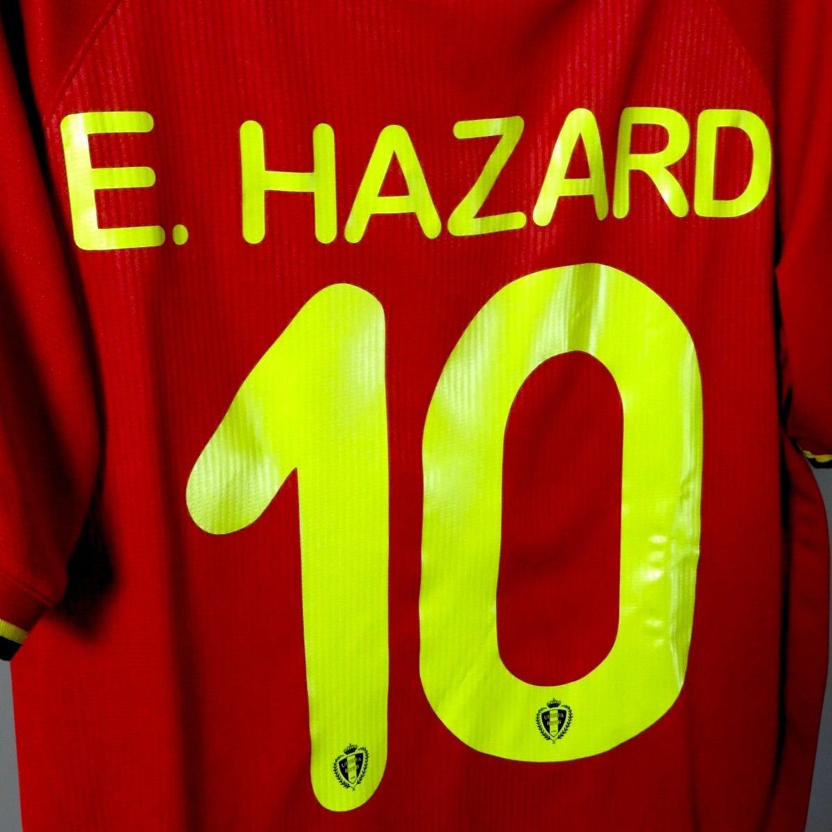 Nostalgic Football Shirts België 2014-15 thuisshirt rood met Hazard nummer 10 bedrukking op de achterkant