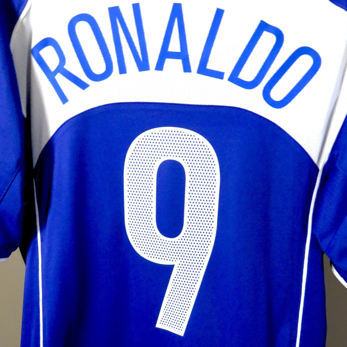 Nostalgic Football Shirts Brazilië 2004-06 uitshirt blauw met Ronaldo nummer 9 bedrukking op de achterkant