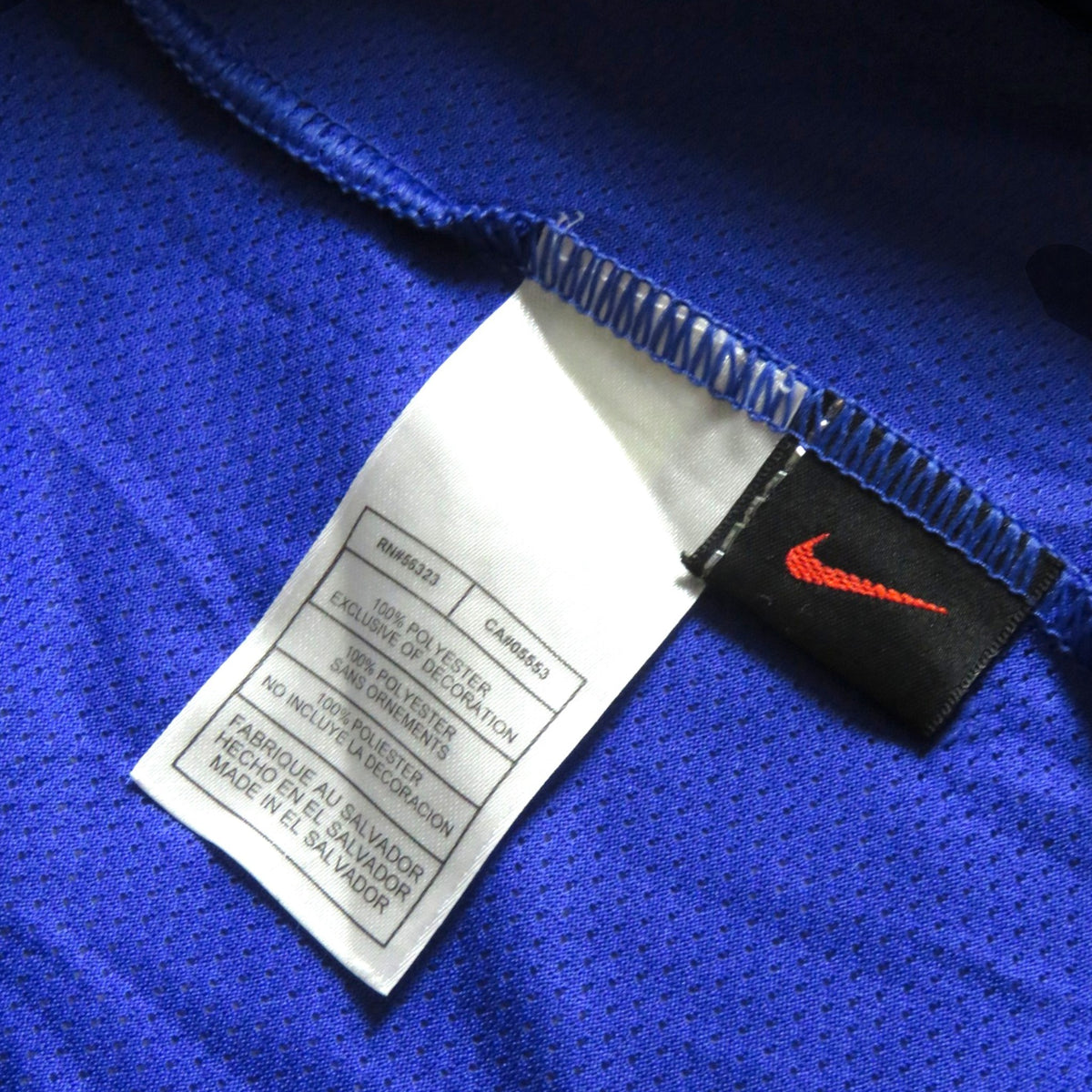 Nostalgic Football Shirts label van het blauwe Brazilië 2004-06 uitshirt met Nike logo en wasvoorschriften