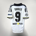 Nostalgic Football Shirts Chelsea 2011-12 derde voetbalshirt wit met Torres nummer 9 bedrukking en Champions League badge