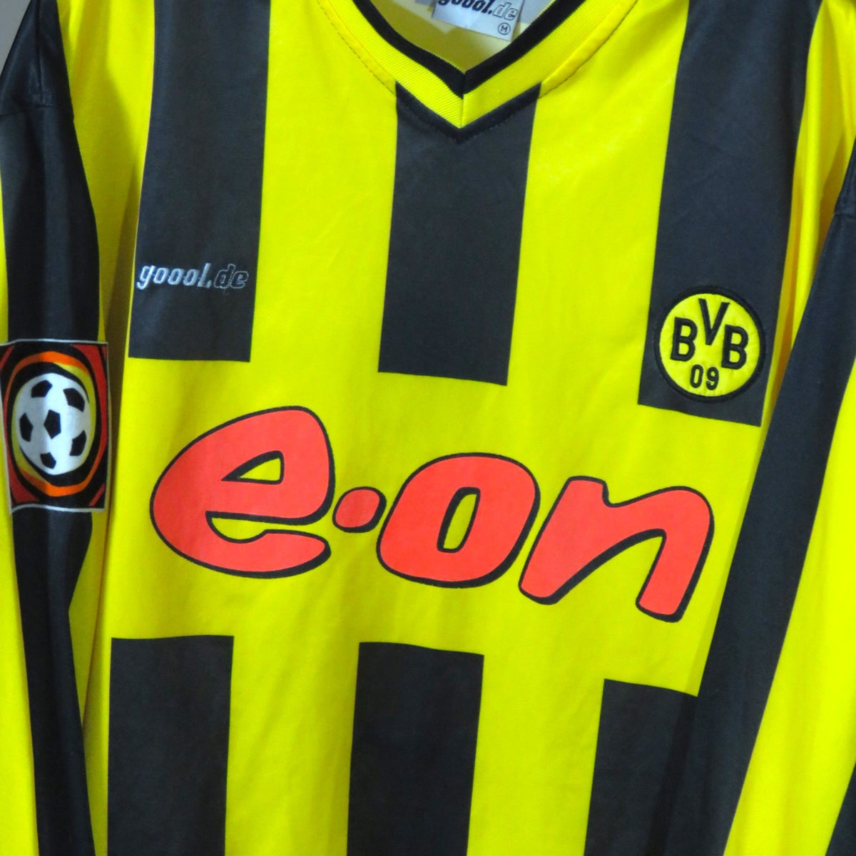 Nostalgic Football Shirts Borussia Dortmund 2000-02 thuisshirt in geel en zwart met E.ON sponsor en BVB clublogo