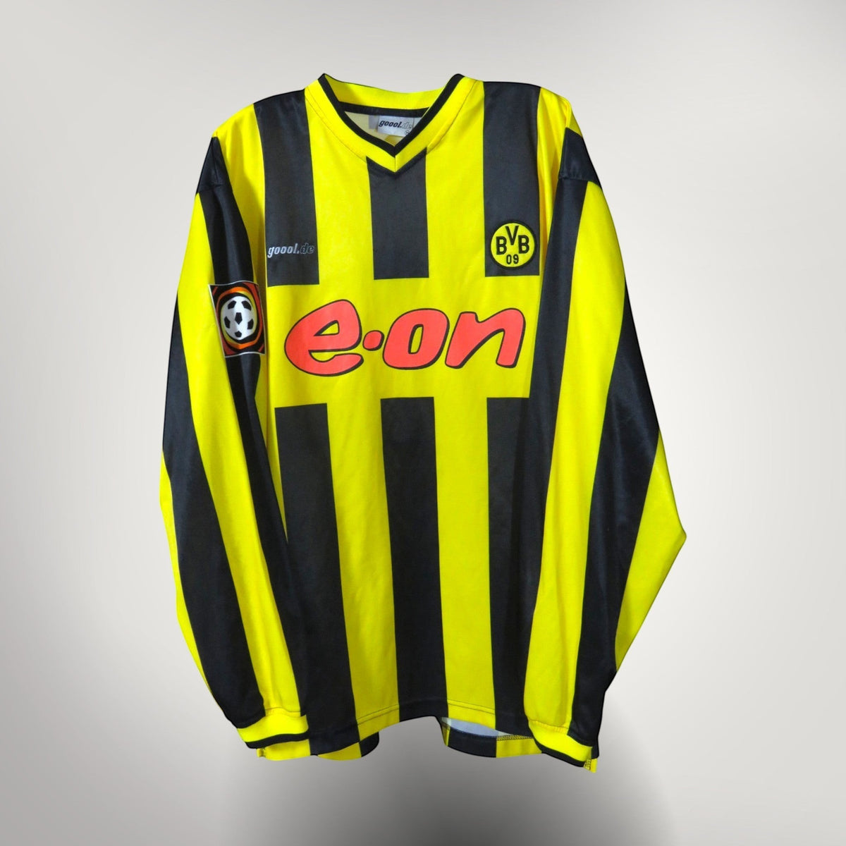Nostalgic Football Shirts Borussia Dortmund 2000-02 thuisshirt in geel en zwart met E.ON sponsor en BVB clubembleem
