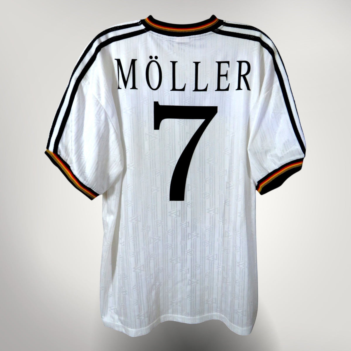 Nostalgic Football Shirts Duitsland 1996-98 thuisshirt wit met Moller nummer 7 op de achterkant