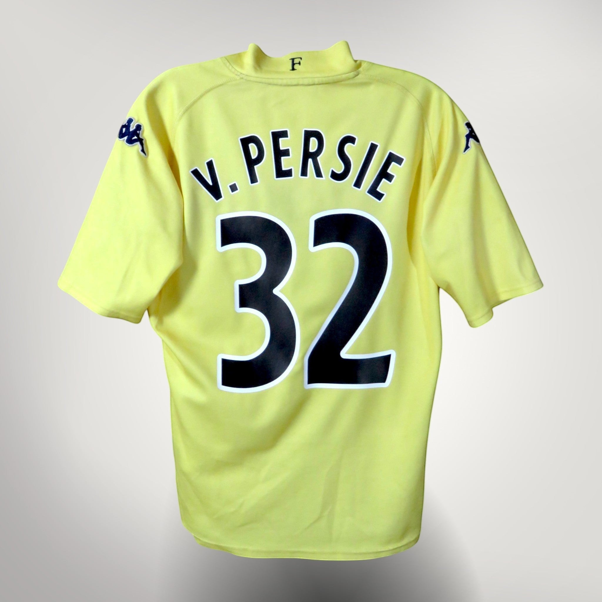 Nostalgic Football Shirts Feyenoord 2003-04 derde shirt in geel met Van Persie nummer 32 bedrukking op de achterkant