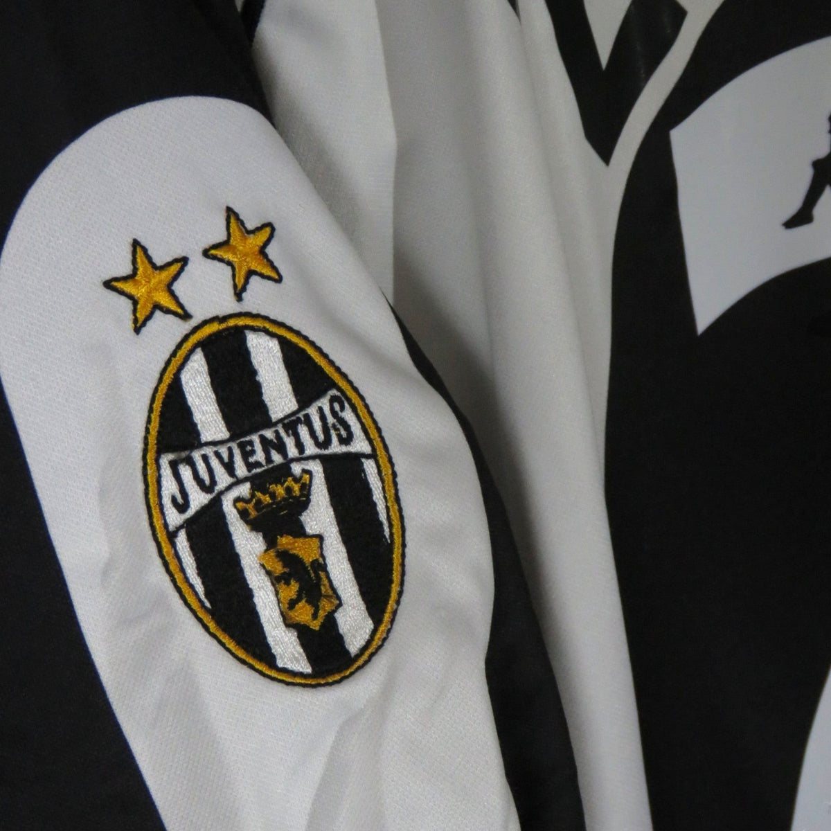 Nostalgic Football Shirts Juventus 1997-98 thuisshirt met geborduurd clublogo en twee gouden sterren