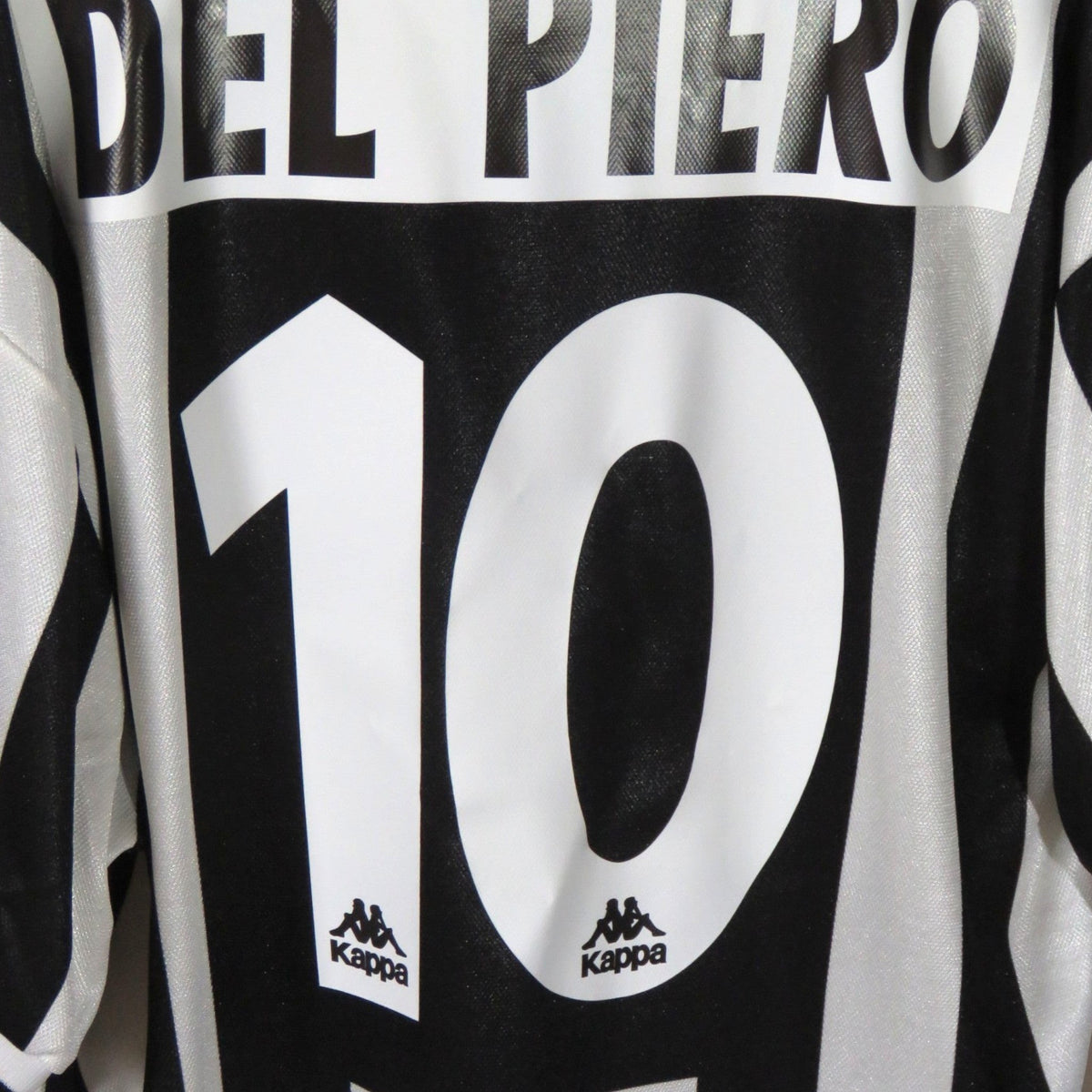 Nostalgic Football Shirts Juventus 1995-96 thuisshirt met Del Piero nummer 10 in zwart-witte strepen
