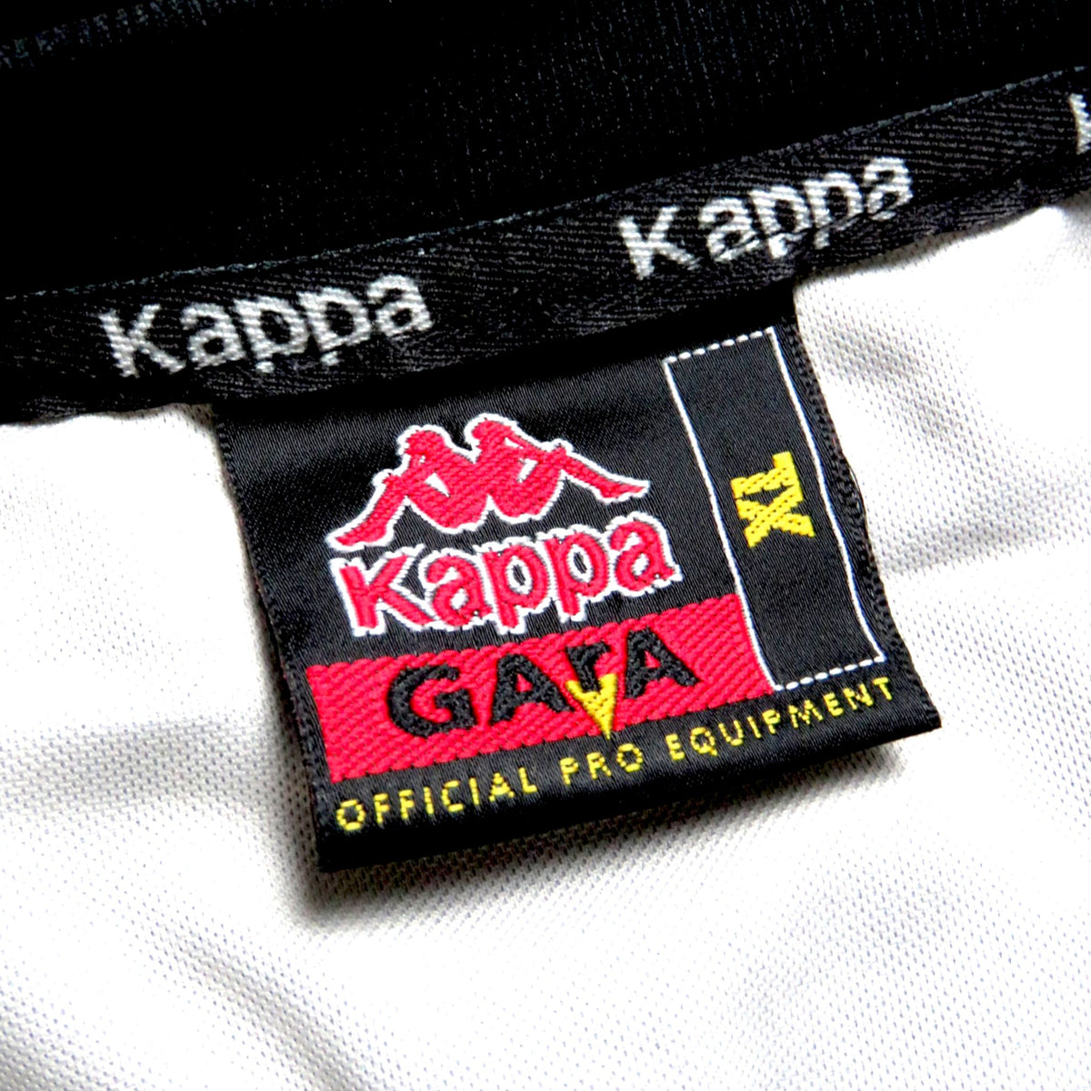 Nostalgic Football Shirts Juventus 1999-2000 Kappa shirt label met maat XL en officiële pro equipment branding