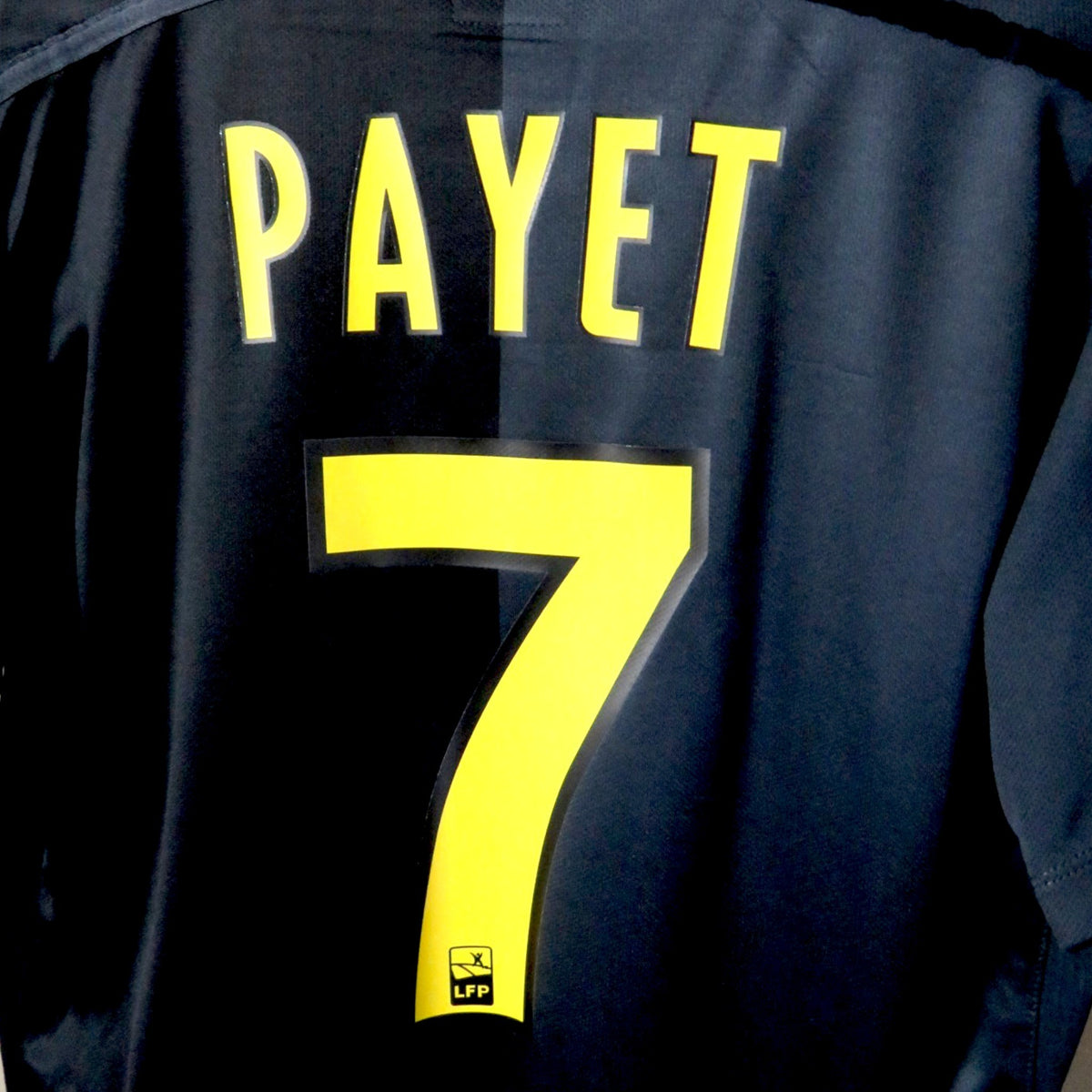 Nostalgic Football Shirts Lille 2012-13 derde voetbalshirt in zwart met gele Payet 7 bedrukking op de achterzijde