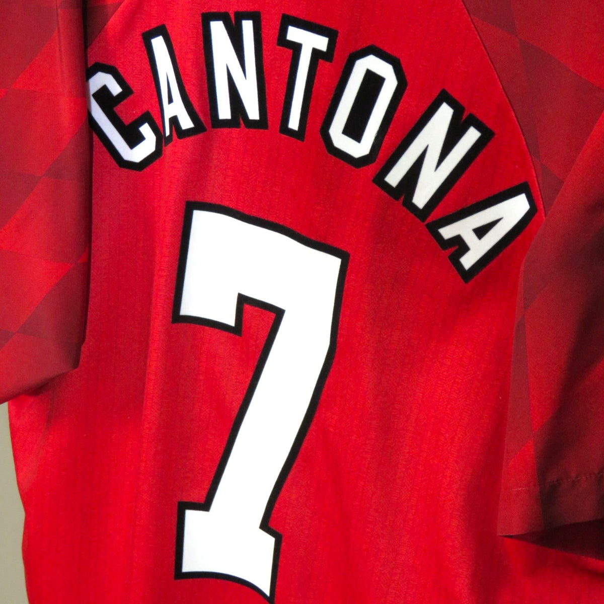 Nostalgic Football Shirts Manchester United 1996-98 thuisshirt rood met Cantona 7 bedrukking op de achterkant