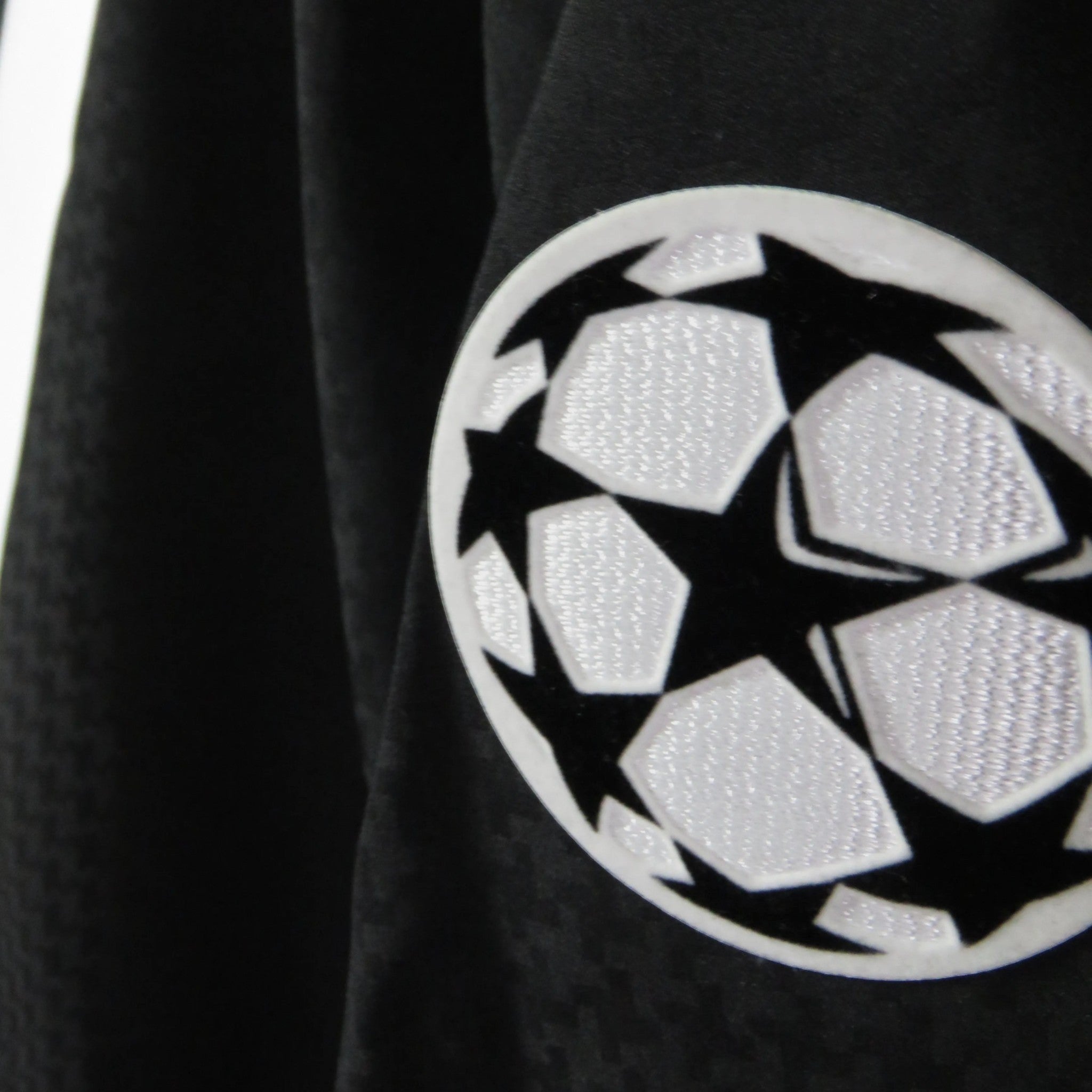 Nostalgic Football Shirts Manchester United 2003-05 uitshirt met geborduurde Champions League badge op de mouw