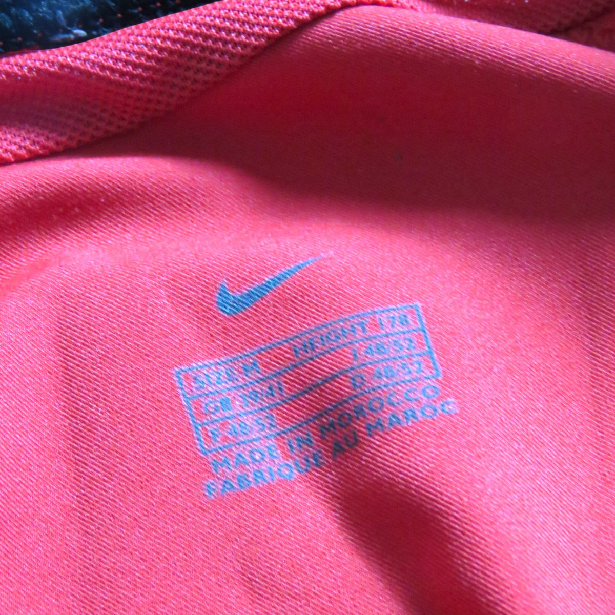 Nostalgic Football Shirts Manchester United 2002-04 thuisshirt maat M label detail in rood Nike materiaal