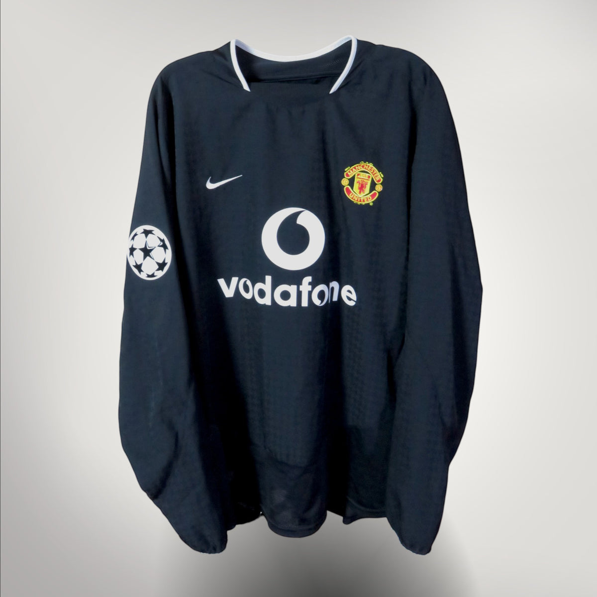 Nostalgic Football Shirts Manchester United 2003-05 away shirt met lange mouwen, zwart met Vodafone sponsor en Ronaldo 7