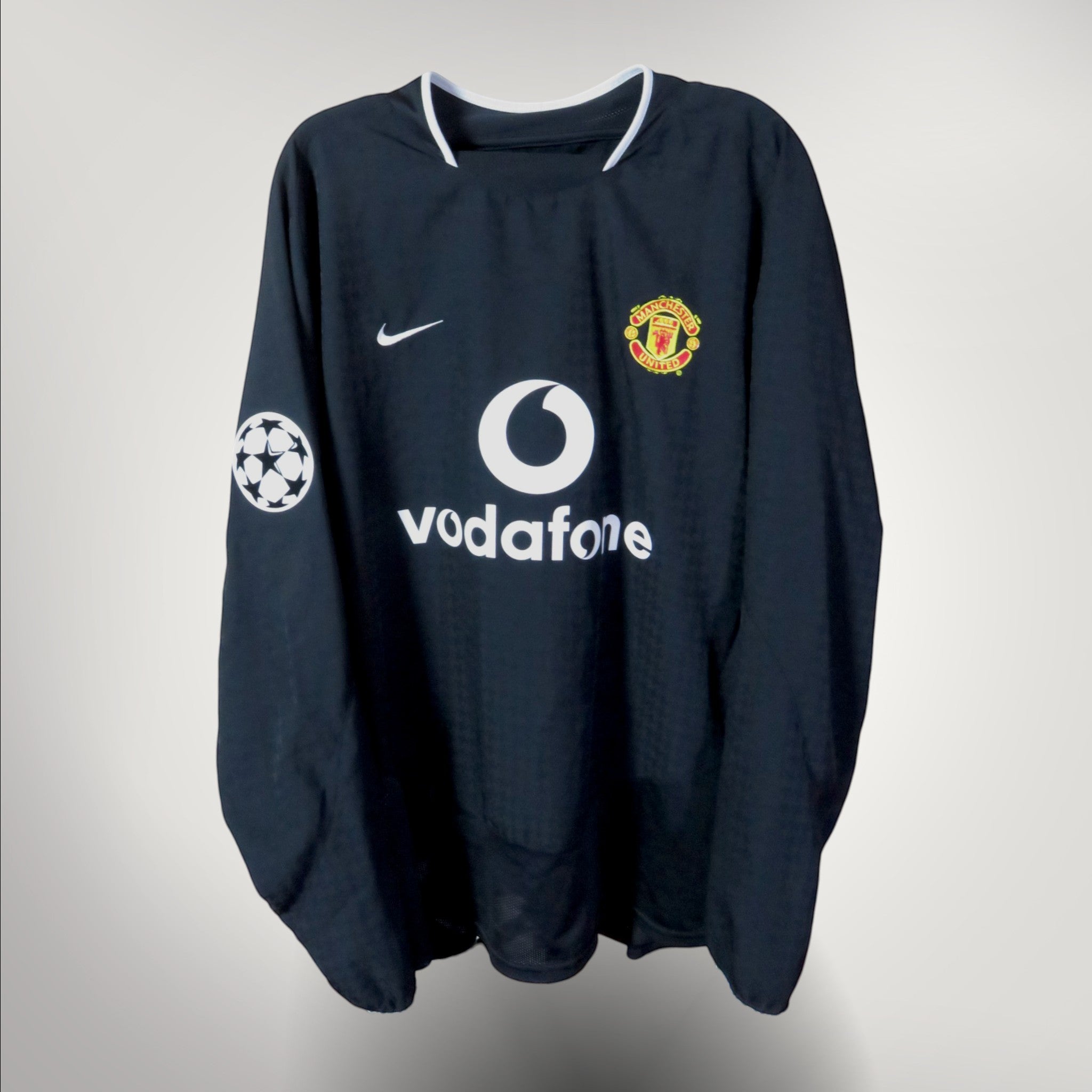 Nostalgic Football Shirts Manchester United 2003-05 away shirt met lange mouwen, zwart met Vodafone sponsor en Ronaldo 7
