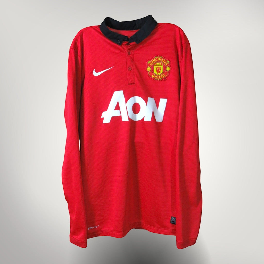 Nostalgic Football Shirts Manchester United 2013-14 rood thuisshirt met lange mouwen, zwarte kraag en Aon-sponsor