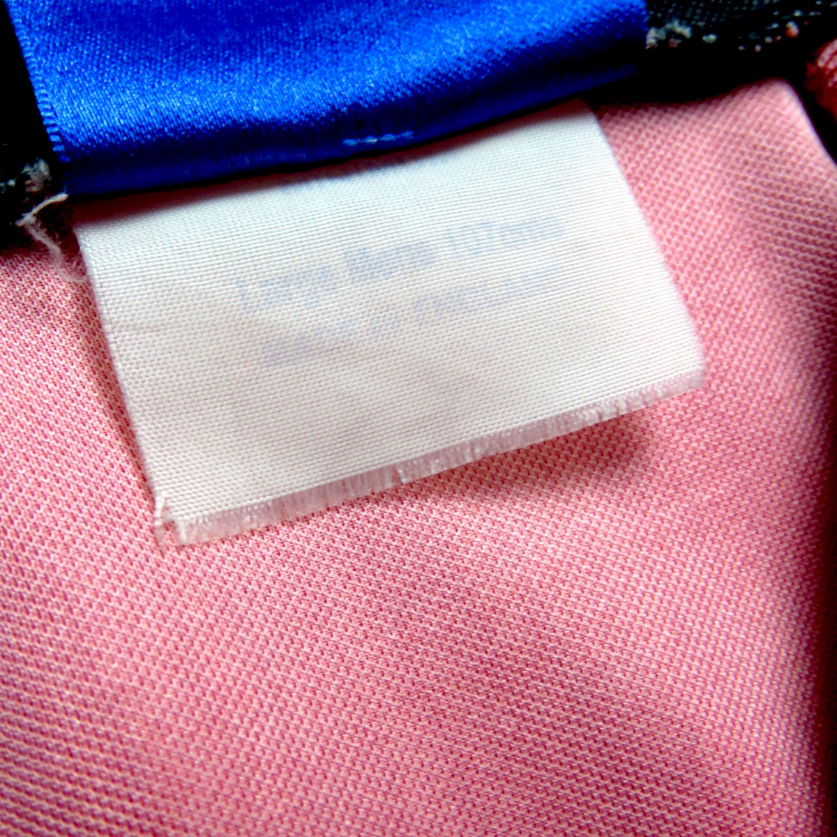 Nostalgic Football Shirts Manchester United 1996-98 thuisshirt maatlabel aan de binnenkant van de kraag