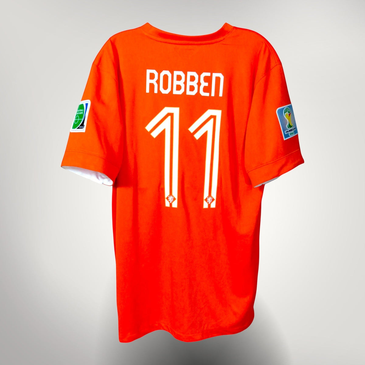 Nostalgic Football Shirts Nederlands 2014-15 thuisshirt oranje met Robben 11 bedrukking en officiële patches