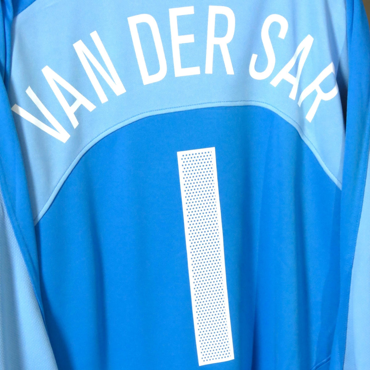Nostalgic Football Shirts Nederlands 2004-05 keepersshirt blauw met Van der Sar nummer 1 bedrukking op de achterzijde