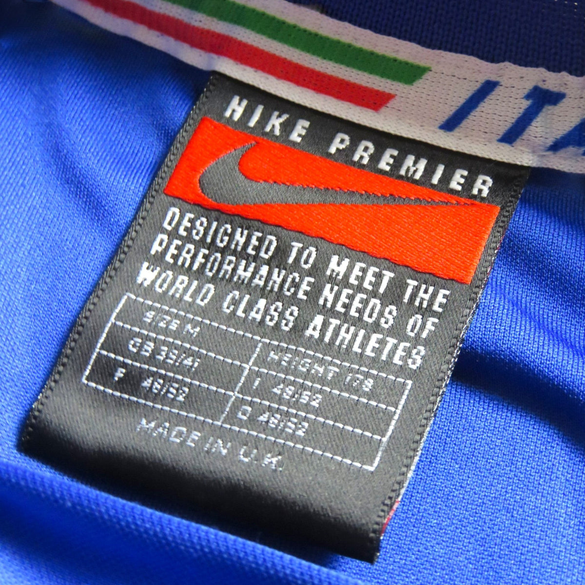 Nostalgic Football Shirts vintage Nike Premier label in Italy 1996-97 home shirt with Italian flag detail