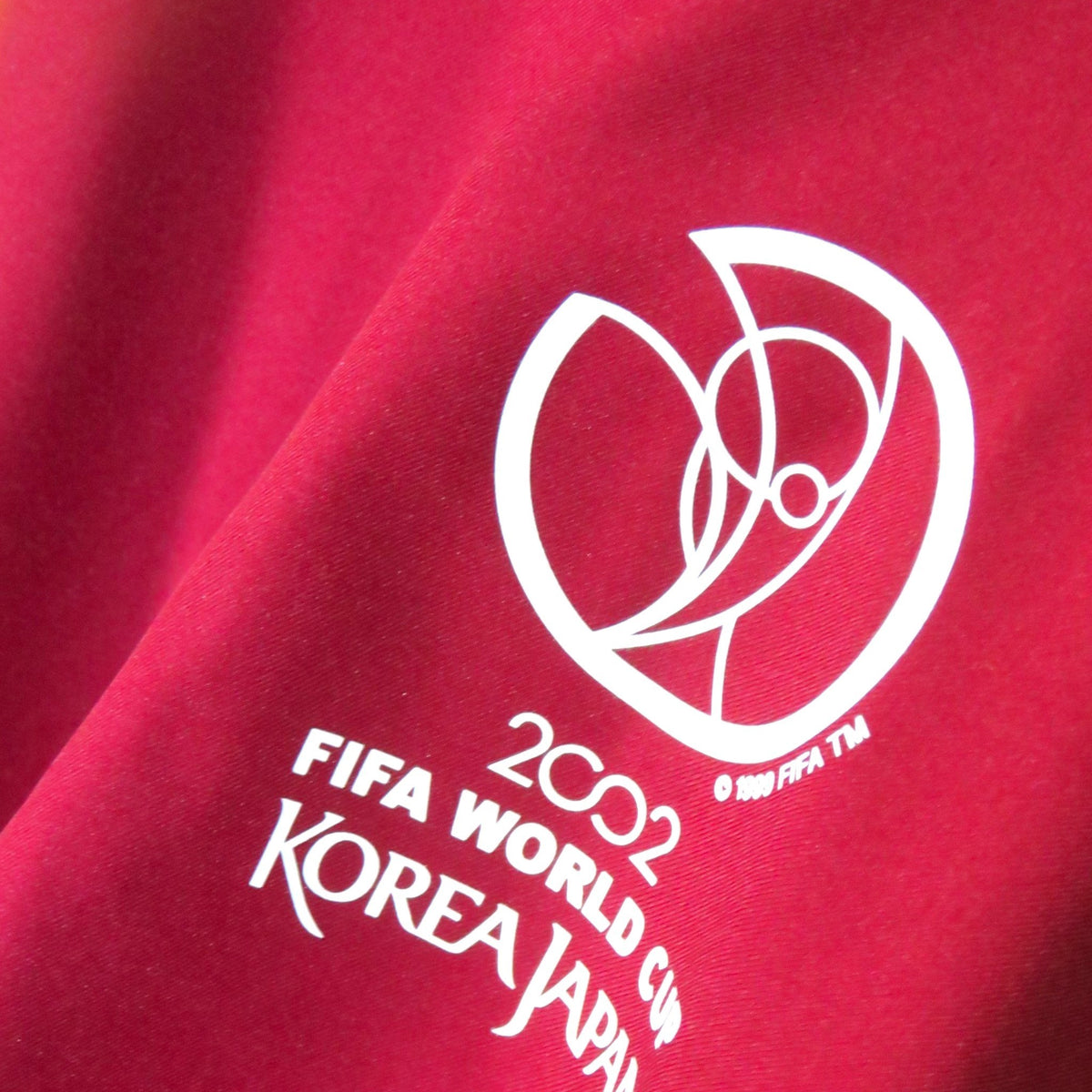 Nostalgic Football Shirts Portugal 2002 FIFA World Cup Korea Japan logo detail op rood voetbalshirt