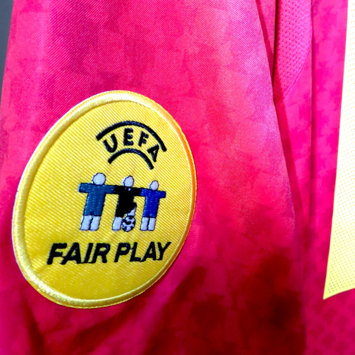Nostalgic Football Shirts Portugal 2004-06 thuisshirt met gele UEFA Fair Play badge op de mouw