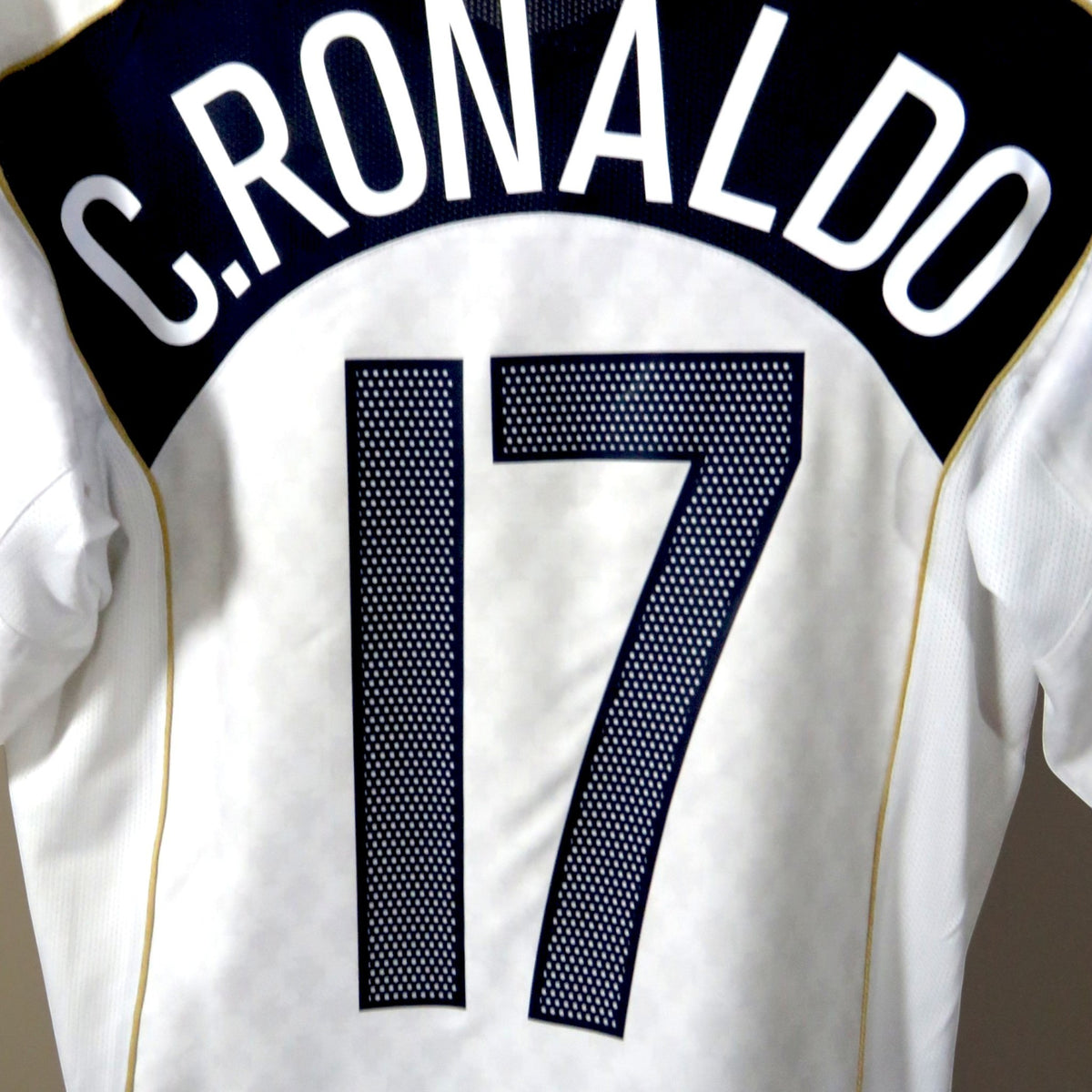 Nostalgic Football Shirts Portugal 2004-06 uitshirt met Ronaldo nummer 17 bedrukking op de achterkant
