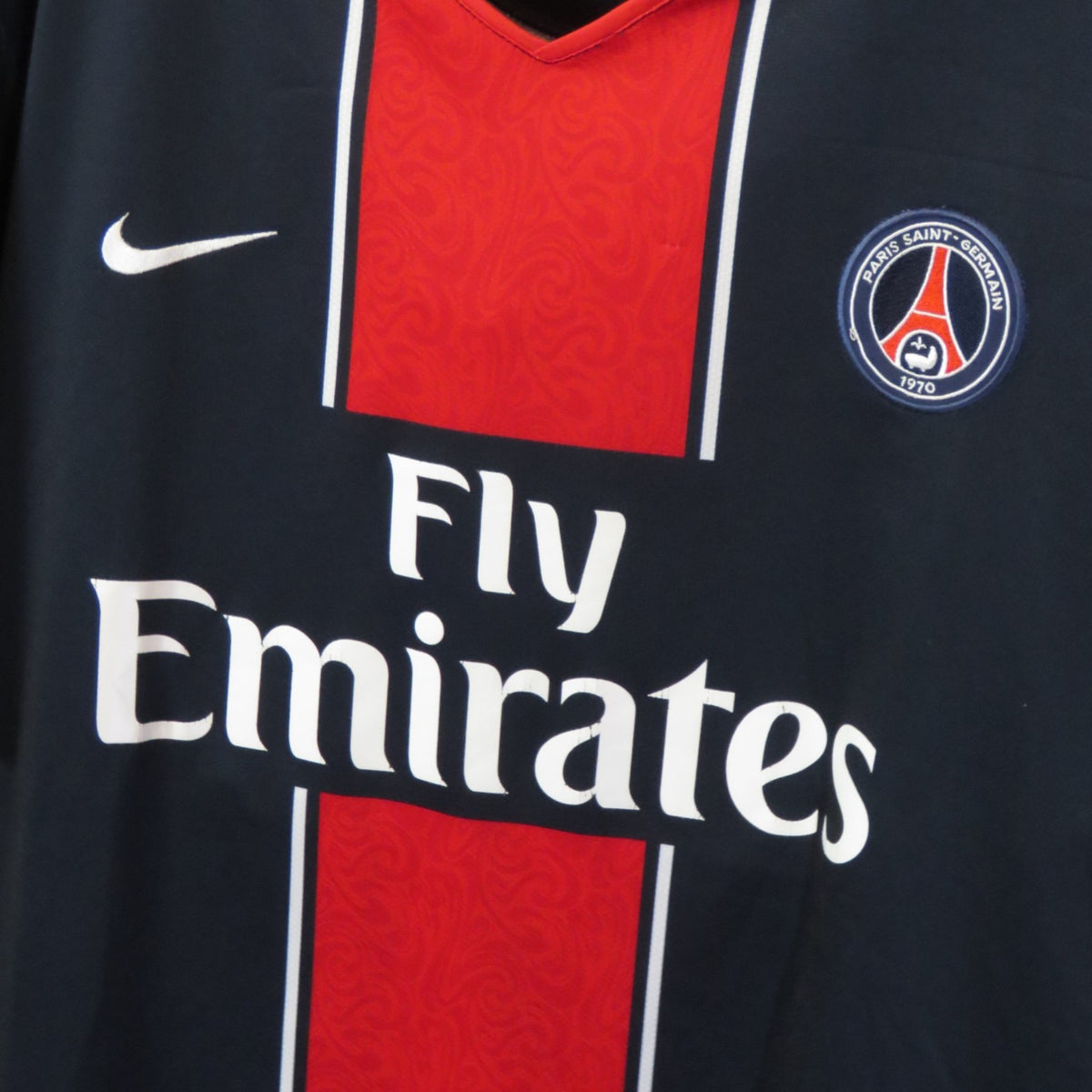 Nostalgic Football Shirts PSG 2007-08 thuisshirt met Fly Emirates sponsor, Nike logo en clubembleem op de borst
