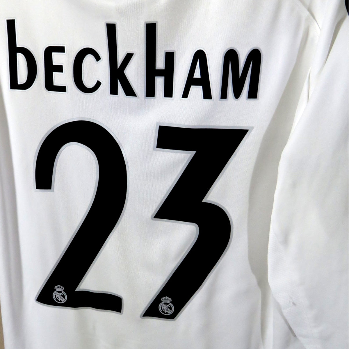 Nostalgic Football Shirts Real Madrid 2005-06 thuisshirt wit met Beckham nummer 23 bedrukking op de achterkant