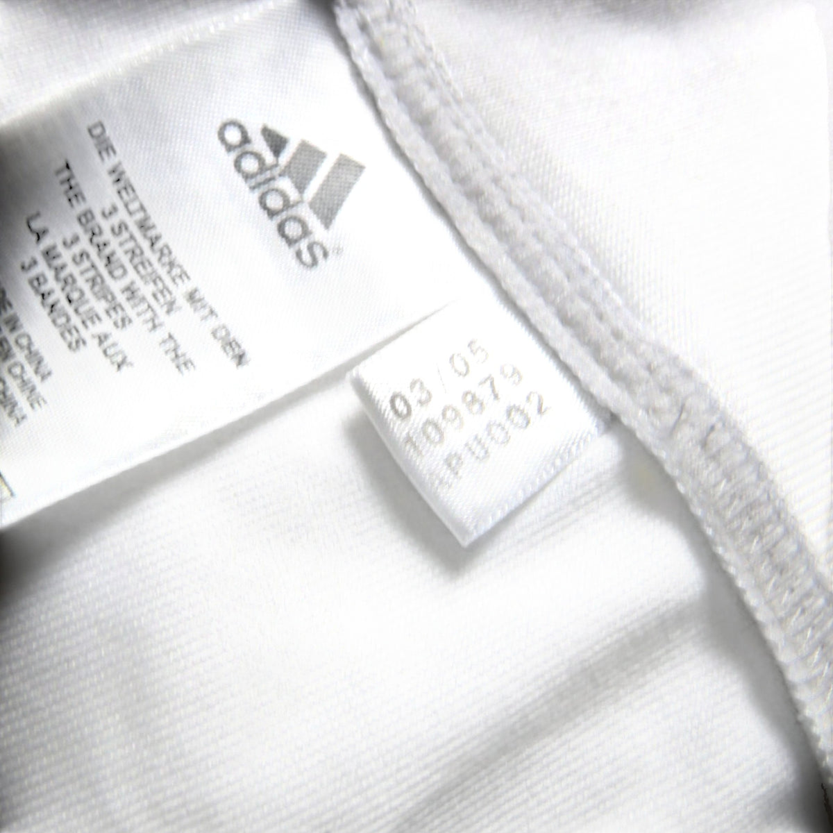 Nostalgic Football Shirts Real Madrid 2005-06 voetbalshirt waslabel met Adidas logo en productiedatum 03/05
