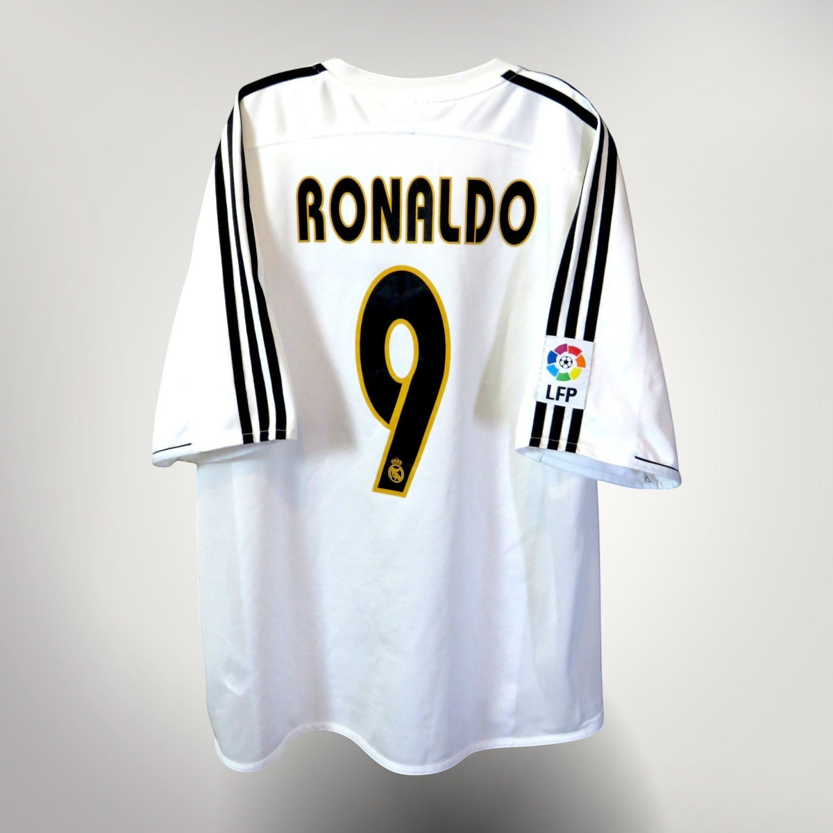 Nostalgic Football Shirts Real Madrid 2003-04 thuisshirt wit met Ronaldo nummer 9 bedrukking en La Liga patch