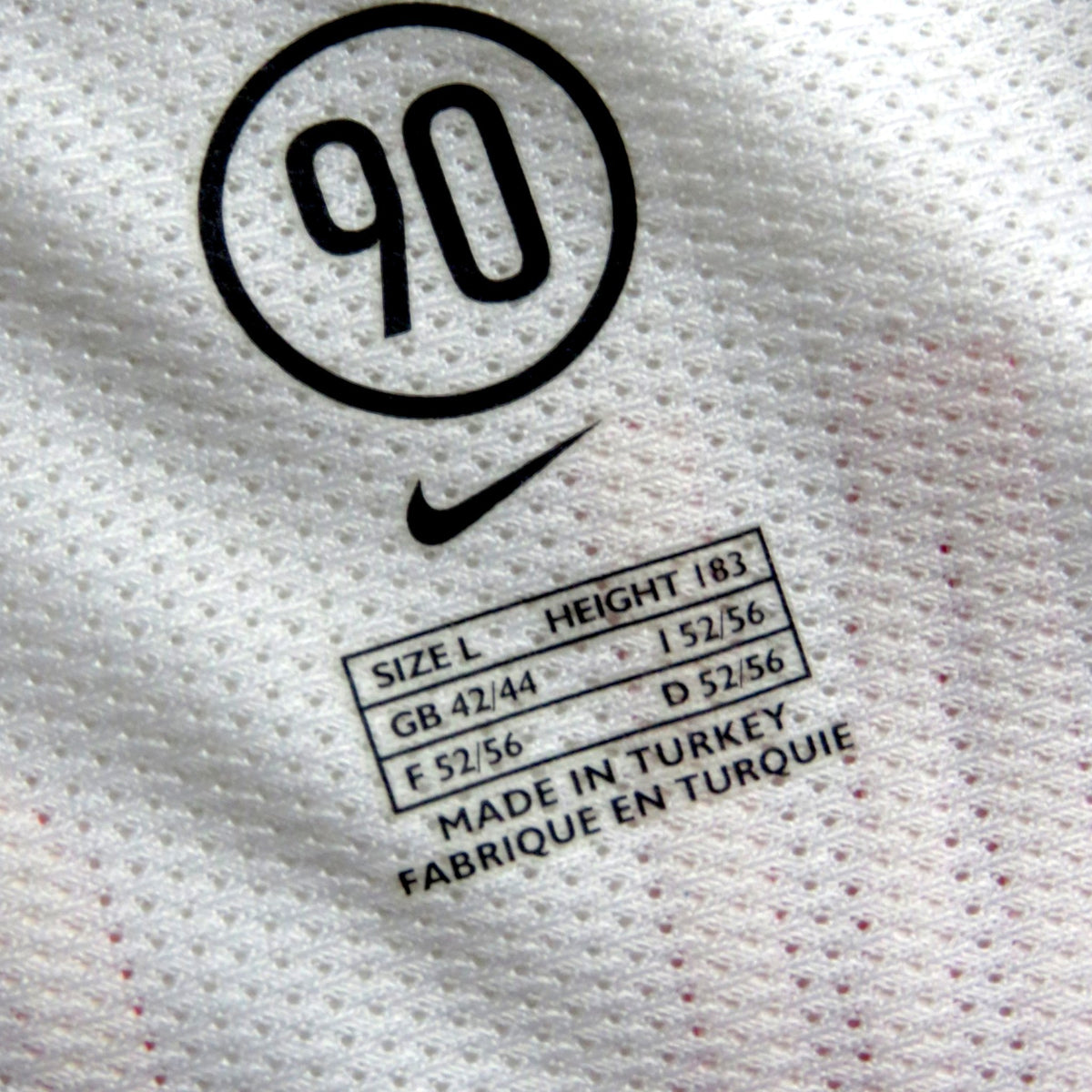 Nostalgic Football Shirts Turkije 2004-06 thuisshirt maatlabel met Nike Total 90 logo en maat L, product code 117622