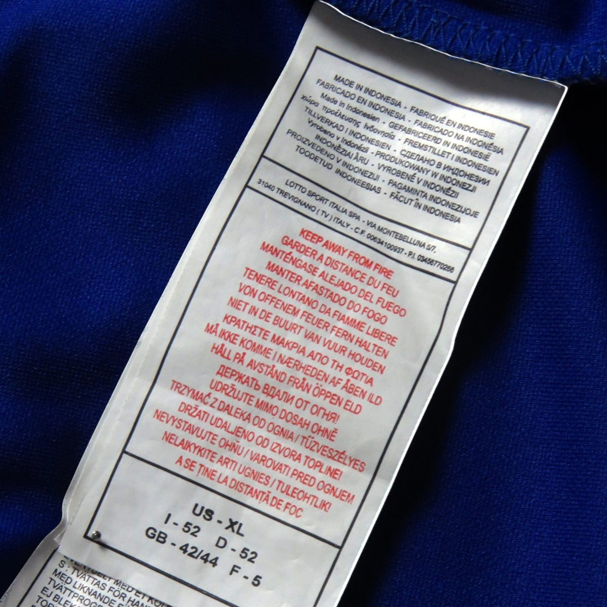 Nostalgic Football Shirts Yugoslavia 2003-05 trainingsshirt waslabel met maat XL en wasinstructies in meerdere talen